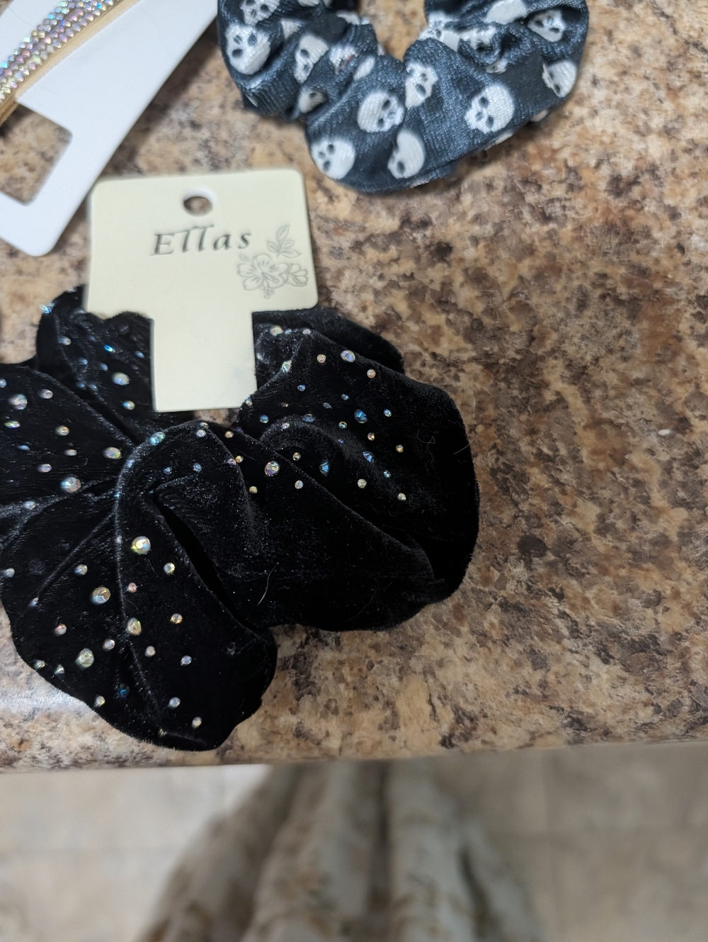 Hair Accessory Lot - Picture 2 of 9